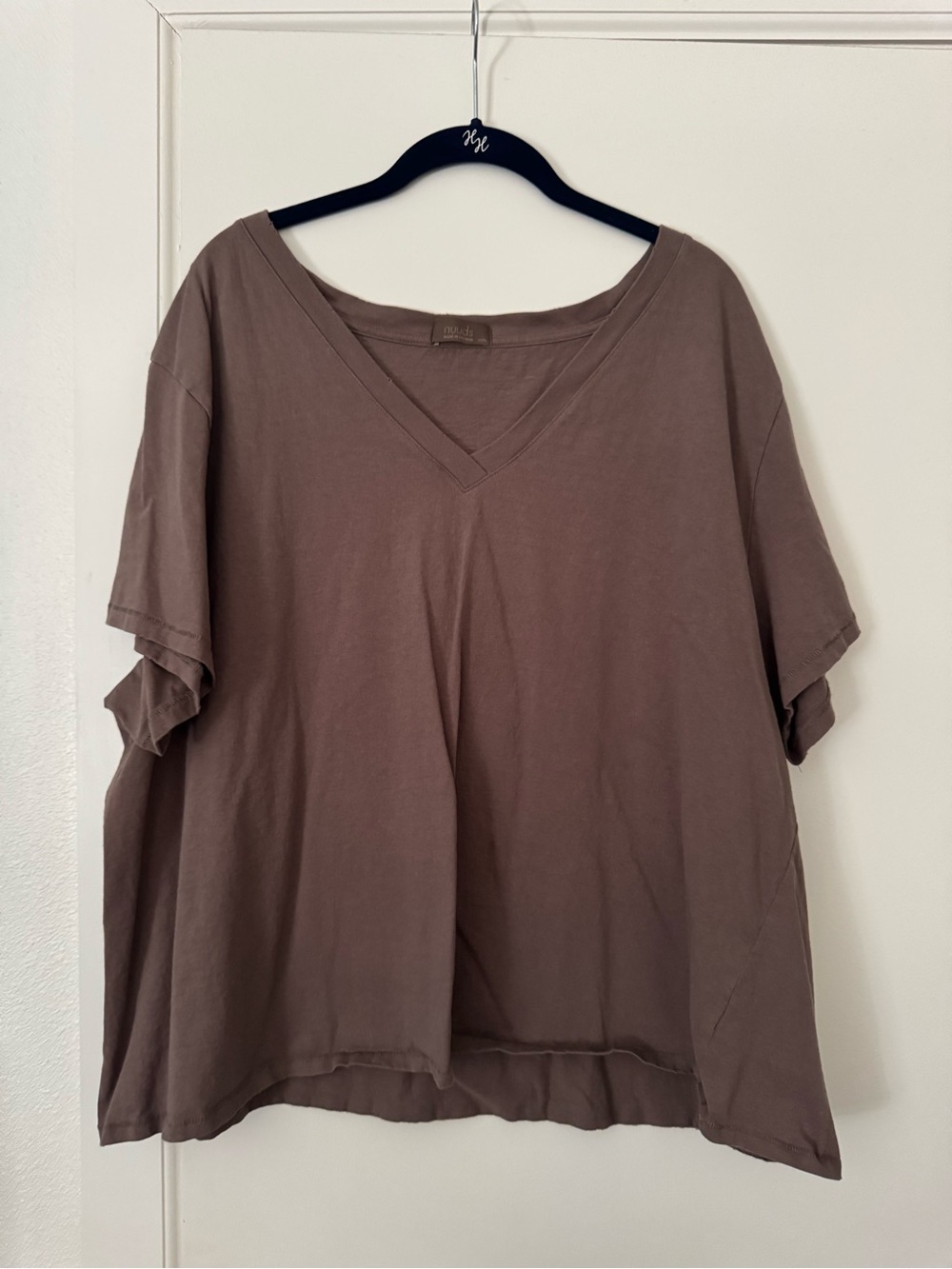nuuds V-Neck Everyday Tee in Mocha